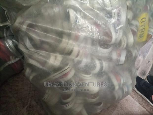 New Shoes Bale - thumbnail 3