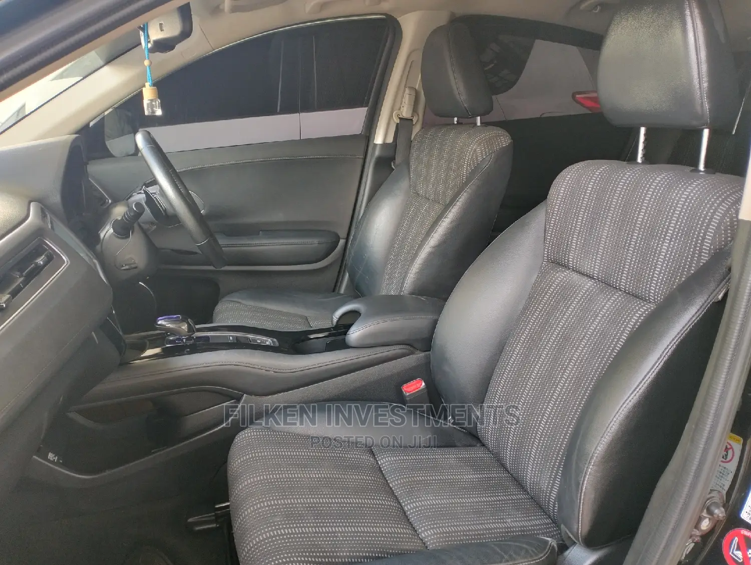 Honda Vezel 1.5 Hybrid 2WD 2015 Black