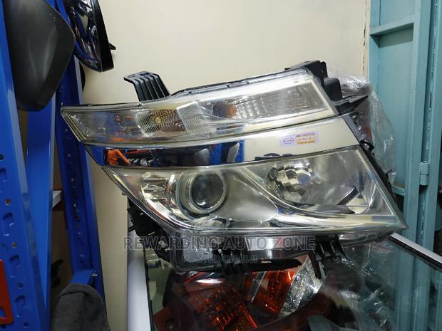 Nissan Elgrand Headlight Xenon.