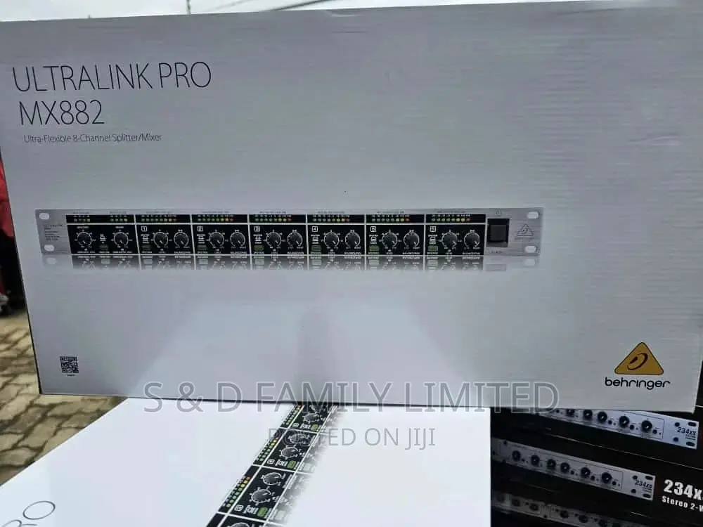 Behringer ULTRALINK PRO MX882 Ultra-Flexible 8 Channel Split