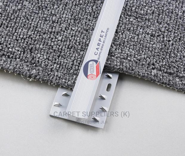 Double Nap Locks Are Used to Professionally Join Two Carpets - thumbnail 3