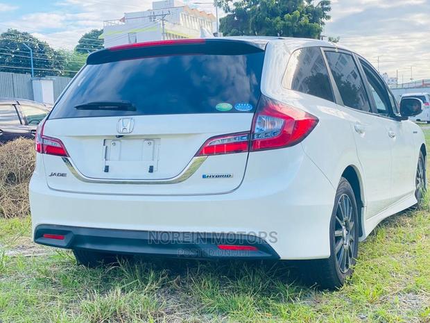 Honda Jade 2016 White - thumbnail 3