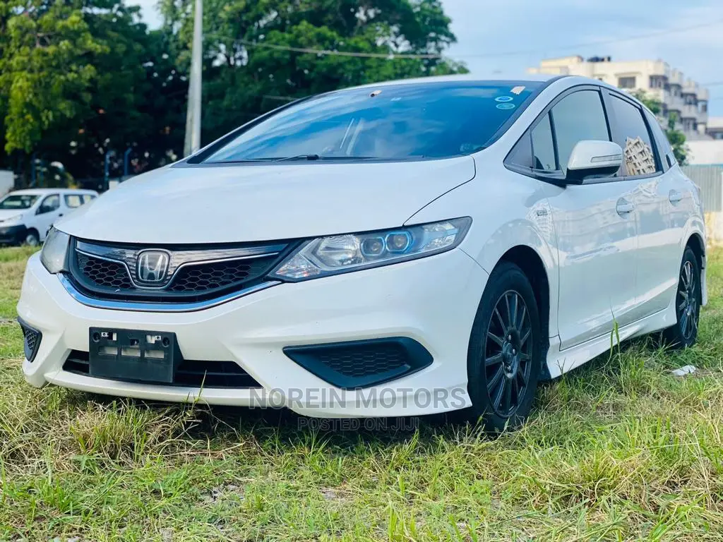 Honda Jade 2016 White