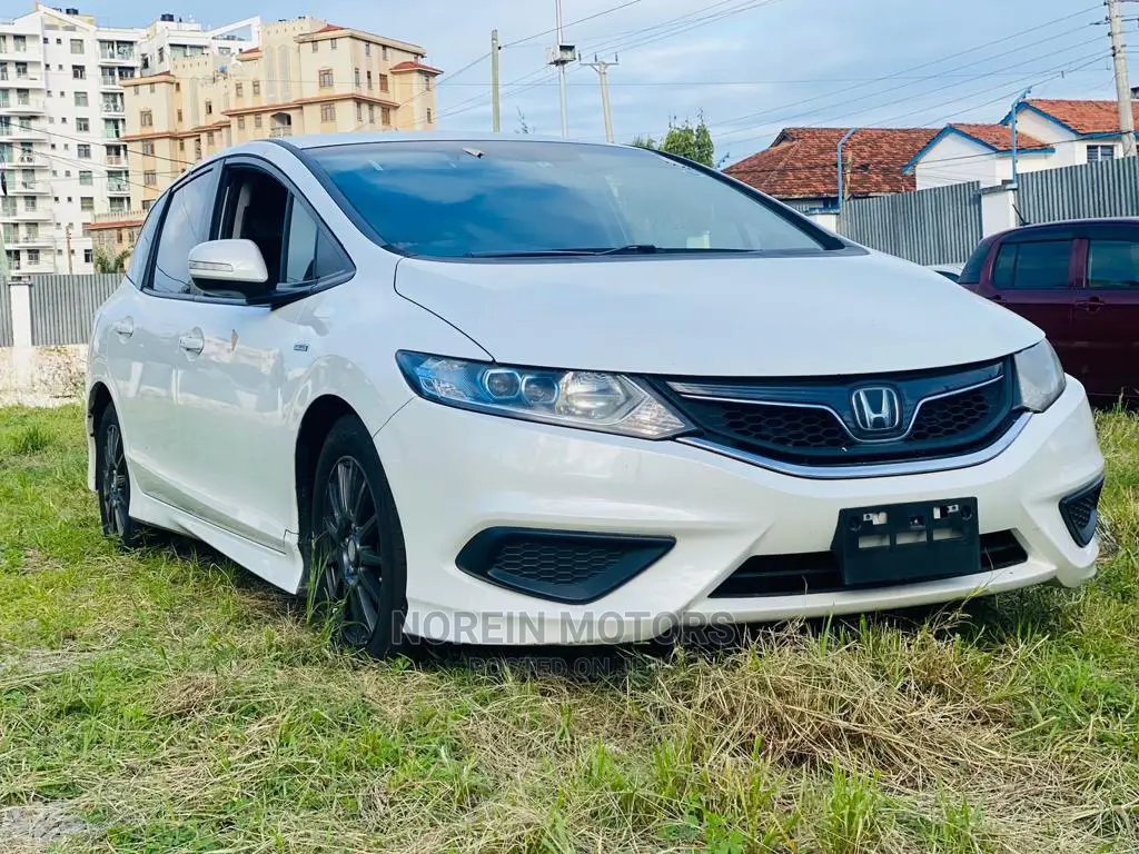 Honda Jade 2016 White