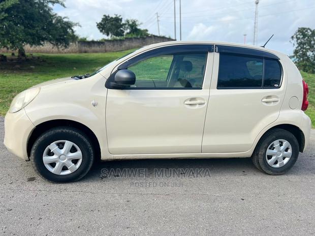 Toyota Passo 1.0 AWD 2013 White - thumbnail 7
