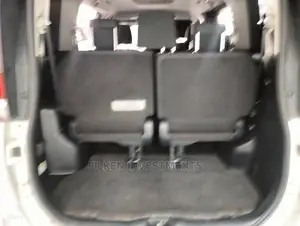 Toyota Noah 2015 Silver