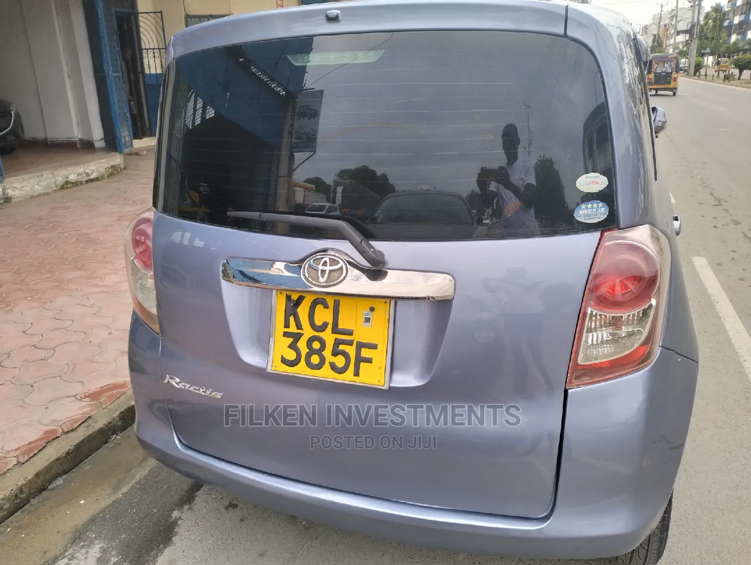 Toyota Ractis 1.3 FWD 2010 Blue