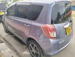 Toyota Ractis 1.3 FWD 2010 Blue