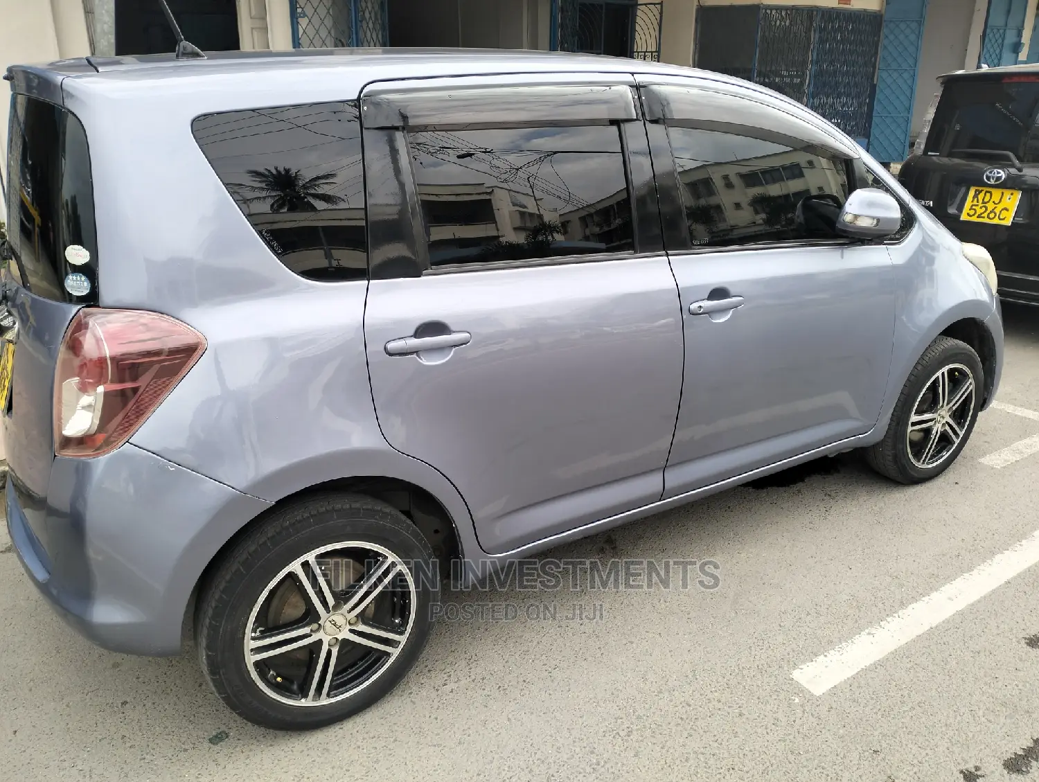 Toyota Ractis 1.3 FWD 2010 Blue