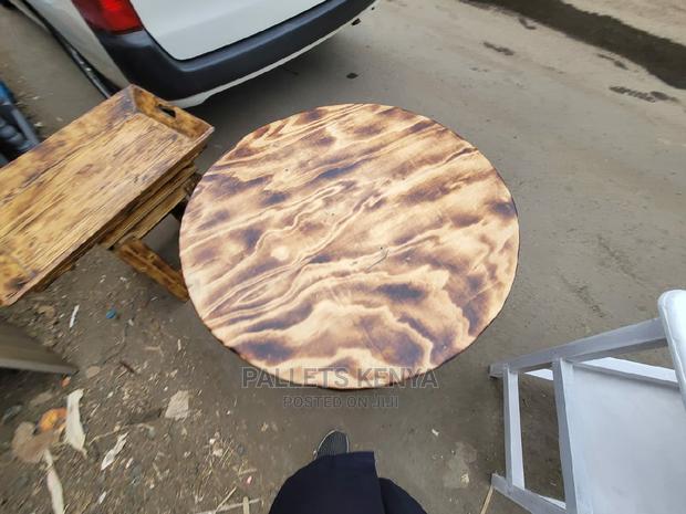 COFFEE TABLE- Classy and Elegant. - thumbnail 2