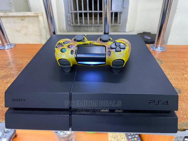 What a Playstation!Clean Like New STD Ps4 - thumbnail 2