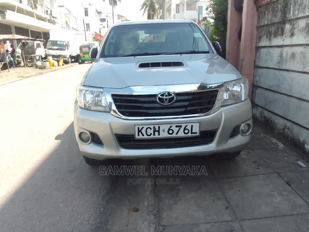Toyota Hilux SR5 4x4 2014 Silver - thumbnail 8