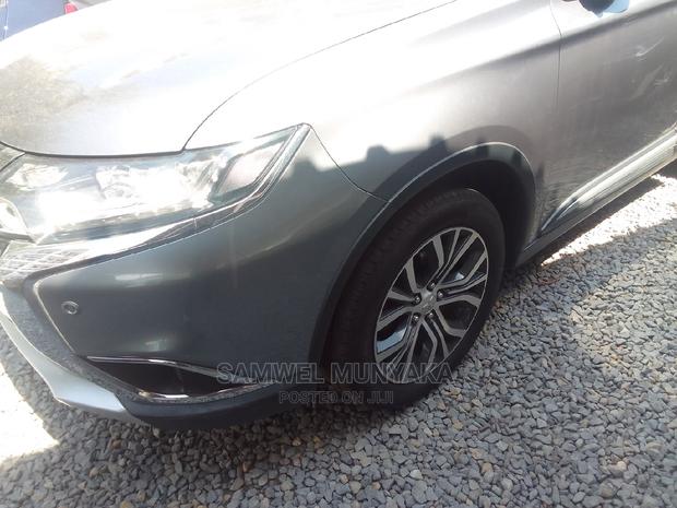 Mitsubishi Outlander ES AWC 2017 Gray - thumbnail 4