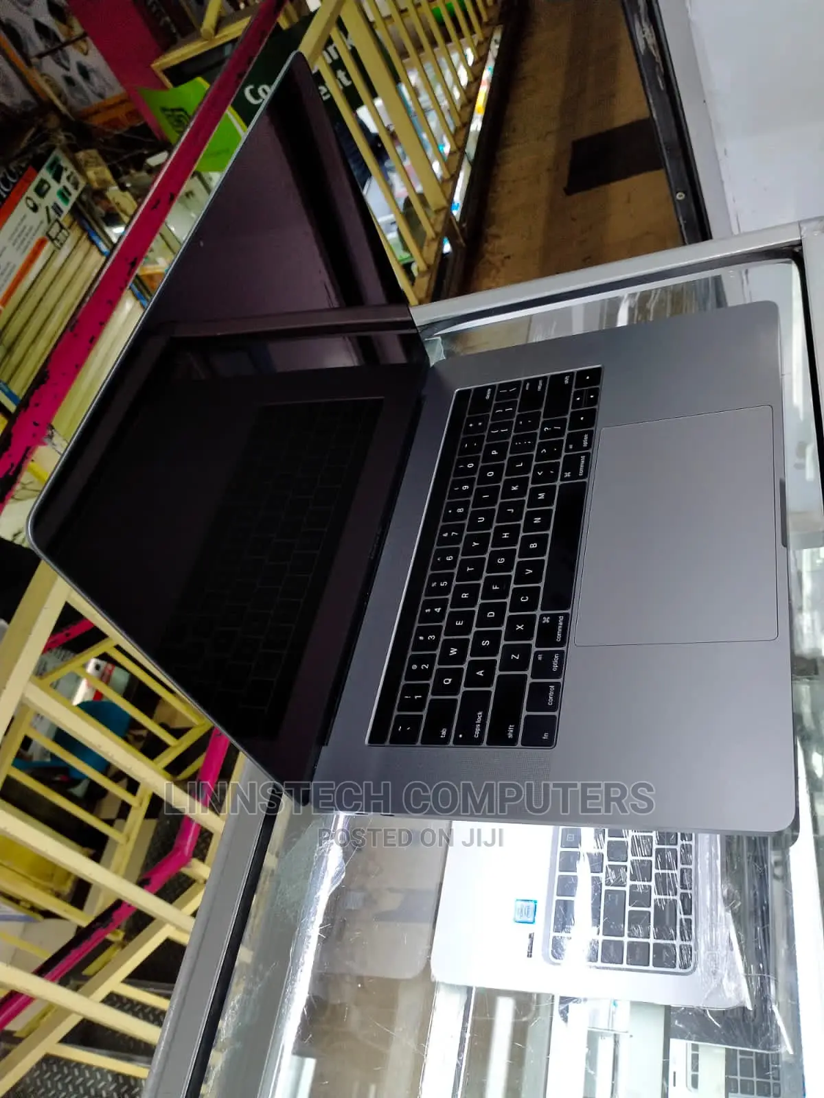 Laptop Apple MacBook Pro 2016 16GB Intel Core I7 SSD 512GB