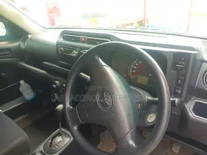 Toyota Succeed SV Premium 2016 Silver
