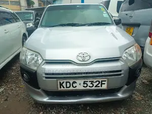 Toyota Succeed SV Premium 2016 Silver