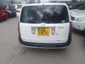Toyota Probox 1.5 DX Comfort 4WD 2015 White