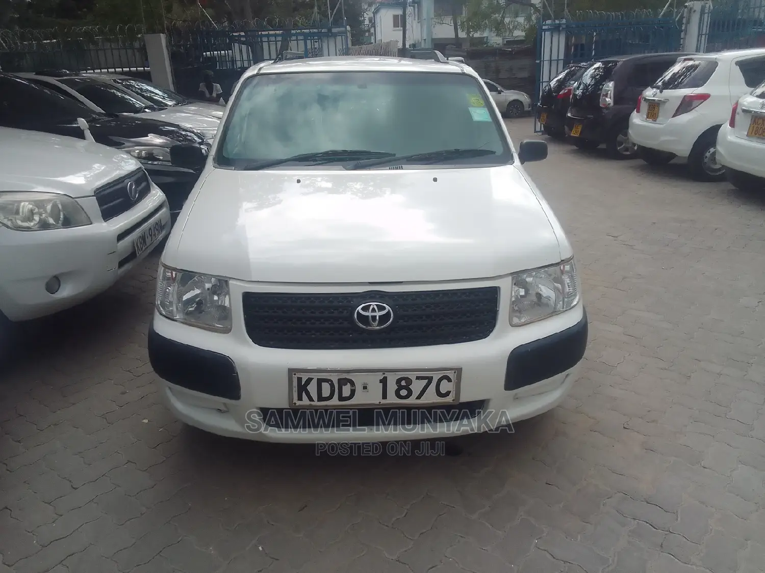 Toyota Probox 1.5 DX Comfort 4WD 2015 White