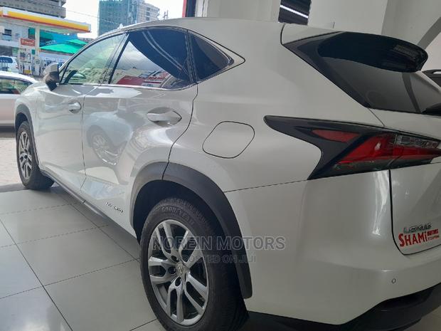 Lexus NX 300h AWD 2015 White - thumbnail 2