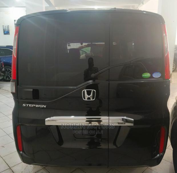 Honda Stepwgn 2016 Gray - thumbnail 4