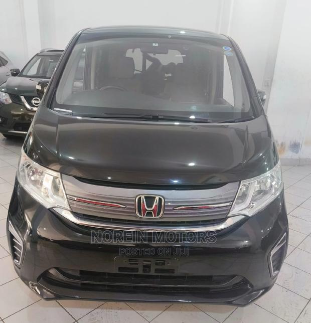 Honda Stepwgn 2016 Gray - thumbnail 2