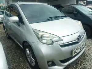 Toyota Ractis 1.3 FWD 2016 Silver