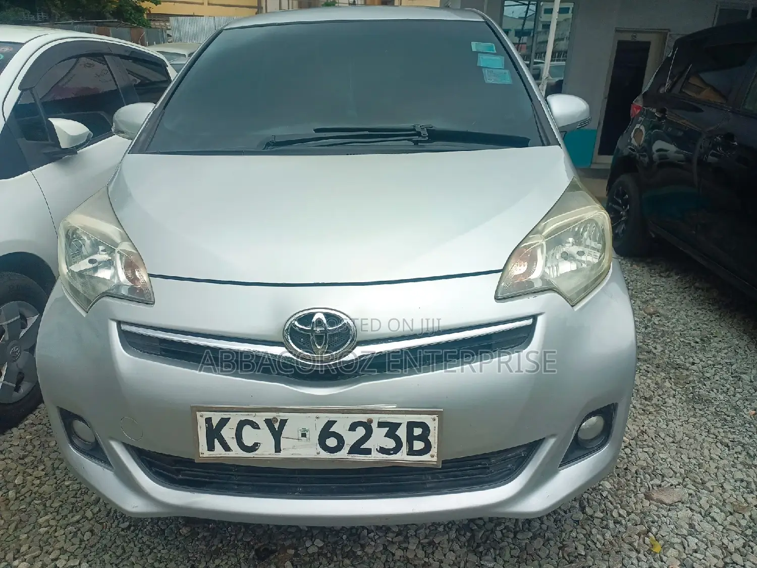 Toyota Ractis 1.3 FWD 2016 Silver