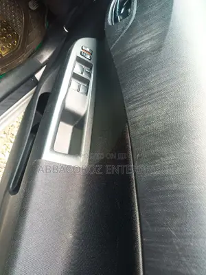 Toyota Ractis 1.3 FWD 2016 Silver