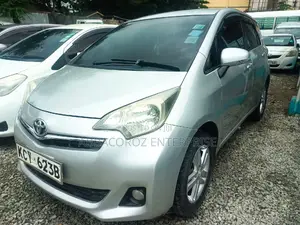 Toyota Ractis 1.3 FWD 2016 Silver