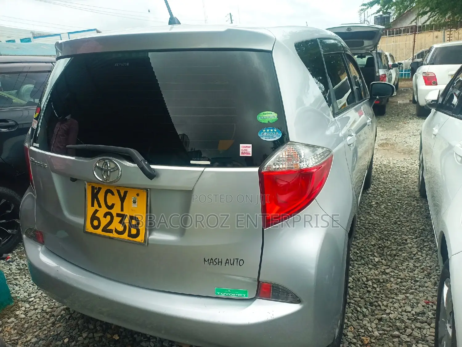 Toyota Ractis 1.3 FWD 2016 Silver