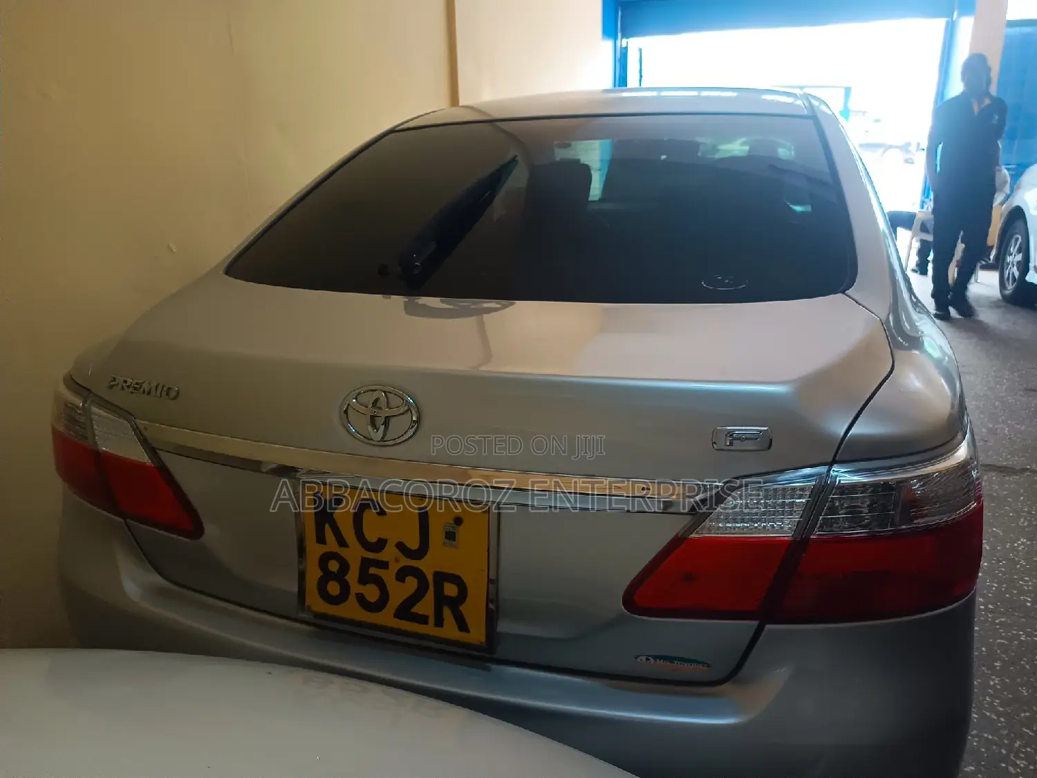 Toyota Premio 2.0 FWD 2016 Silver