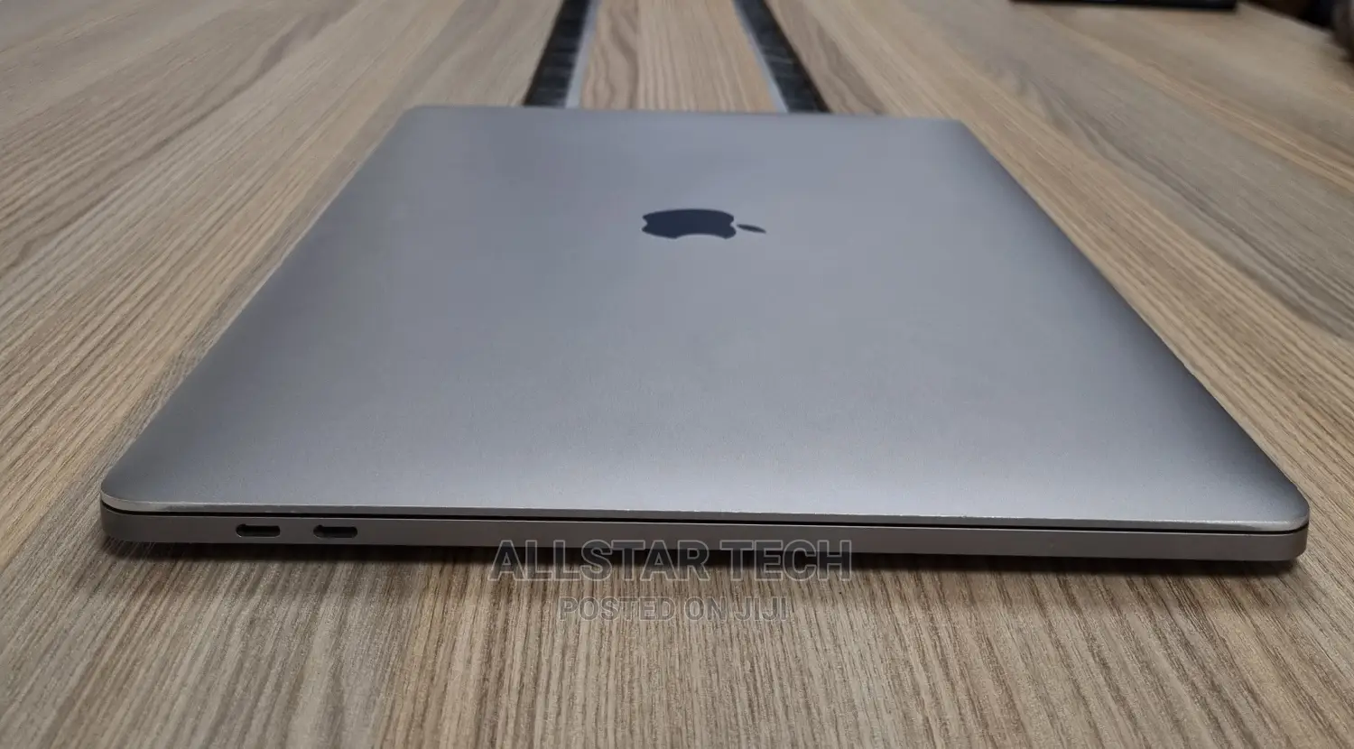 Laptop Apple MacBook Pro 2018 16GB Intel Core I7 SSD 500GB