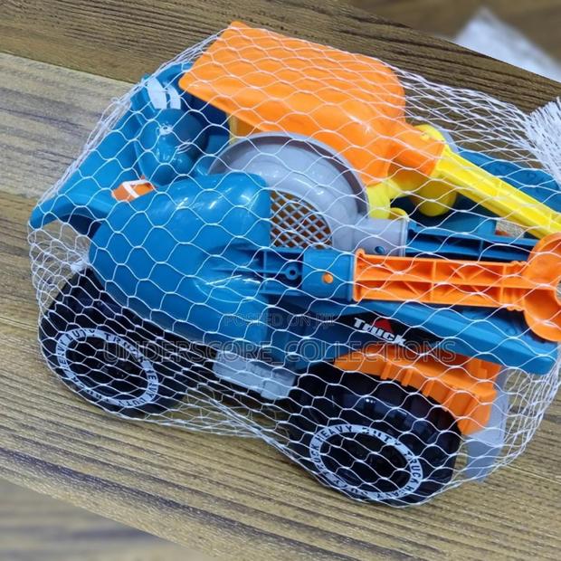 Beach Truck Toy Set - thumbnail 2