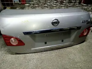 Nissan Bluebird Complete Boot