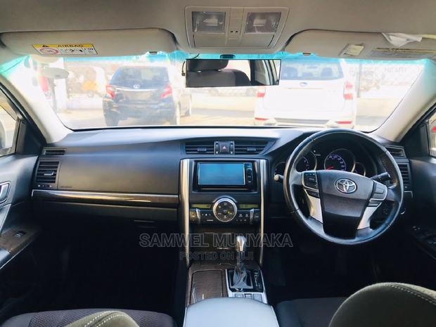 Toyota Mark X 2.5 AWD 2017 White - thumbnail 8