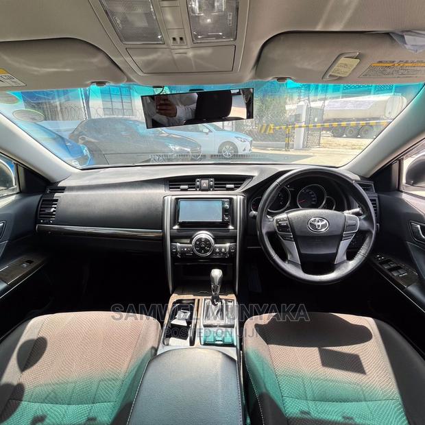 Toyota Mark X 2.5 AWD 2017 White - thumbnail 11