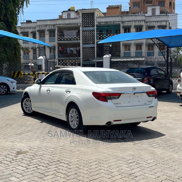 Toyota Mark X 2.5 AWD 2017 White - thumbnail 13