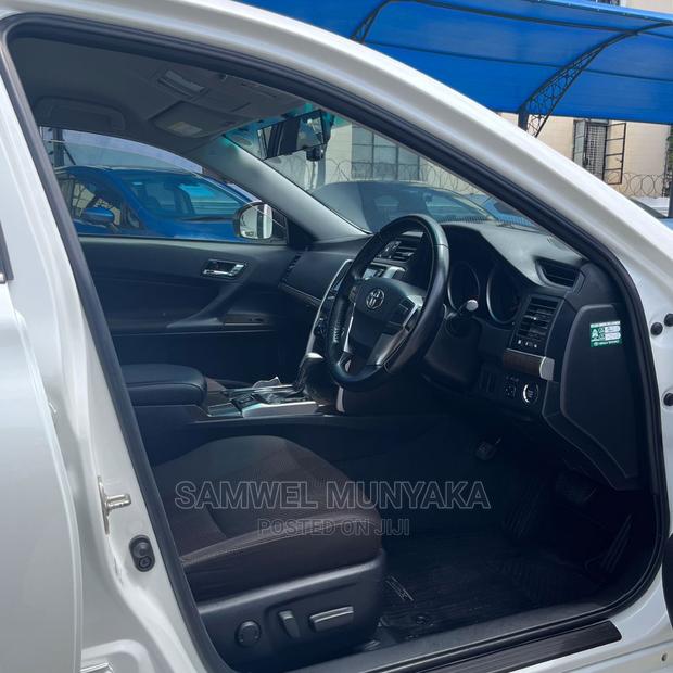 Toyota Mark X 2.5 AWD 2017 White - thumbnail 14