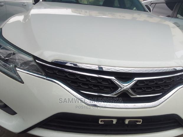 Toyota Mark X 2.5 AWD 2017 White - thumbnail 3