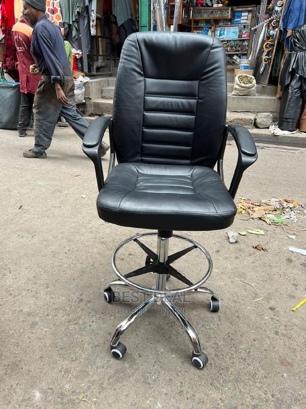 Cashier Chair