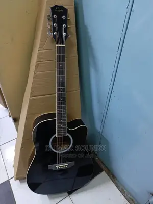 Acoustic Guitar E41