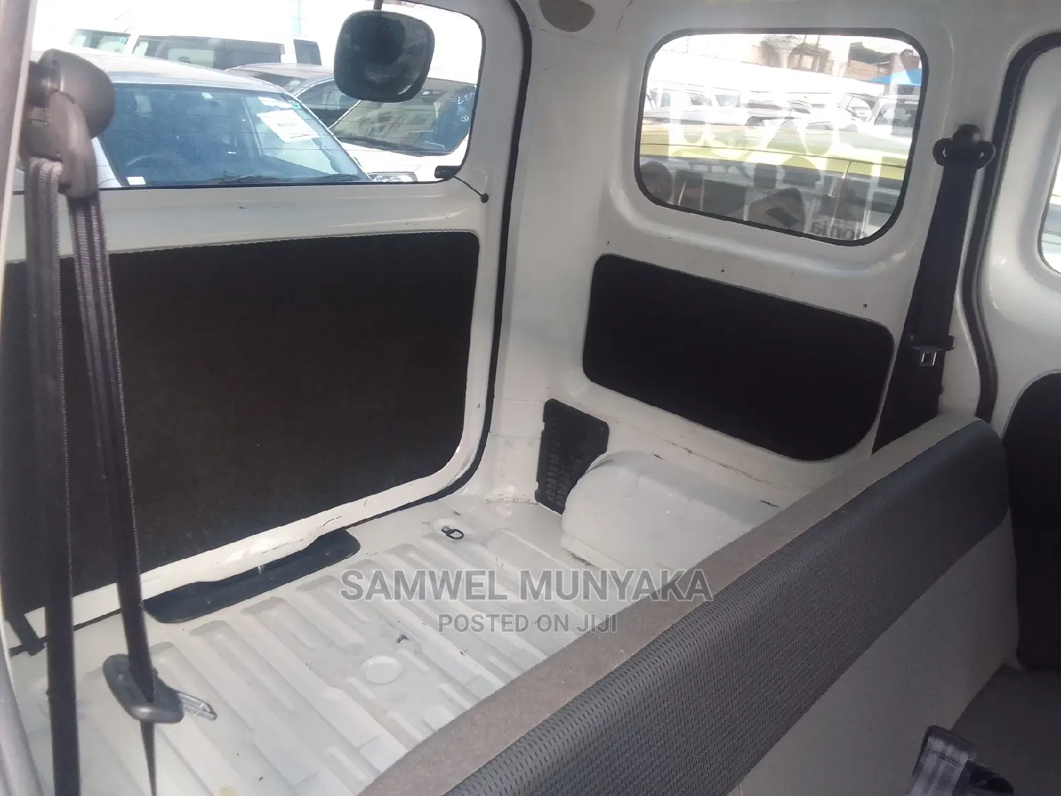 Nissan NV200 SV 2016 White
