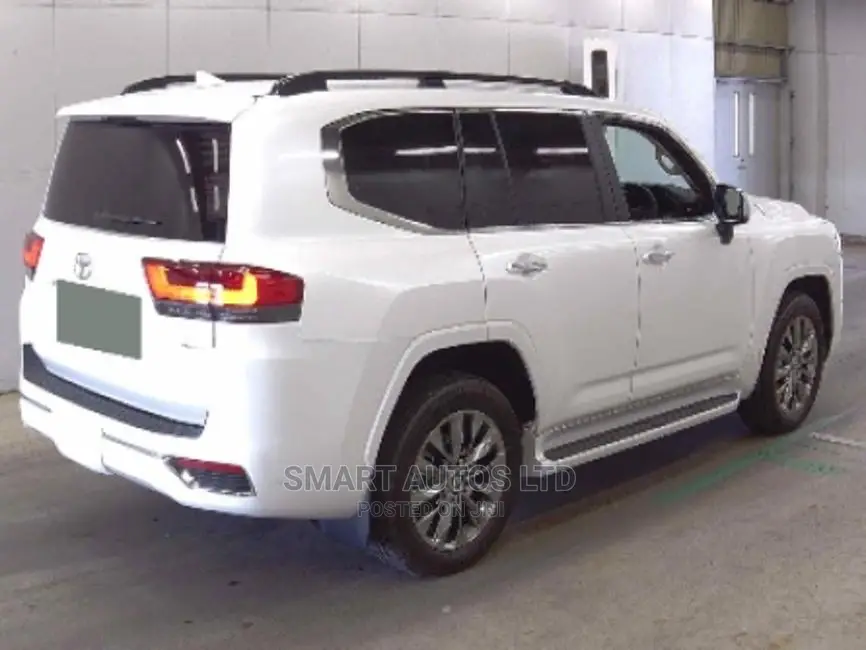 New Toyota Land Cruiser 2022 Pearl