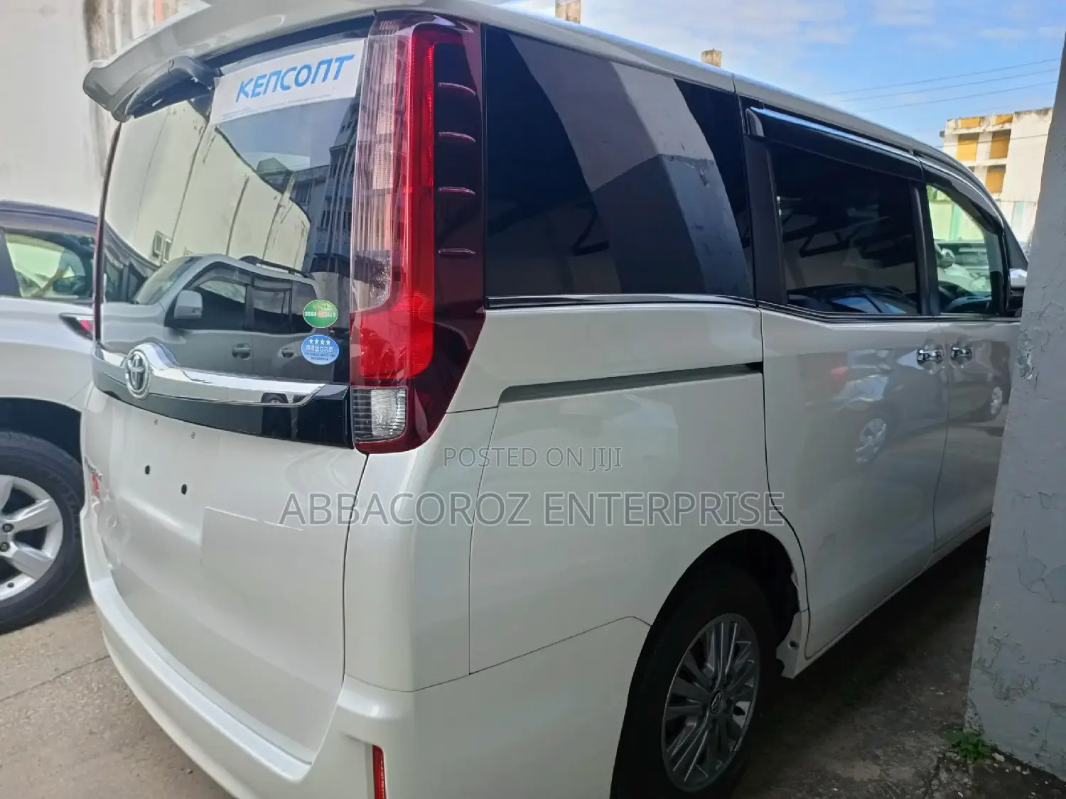 Toyota Esquire 2.0 AWD (7 seater) 2016 White