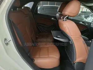 Mercedes-Benz B-Class Base B 250e 2016 Pearl