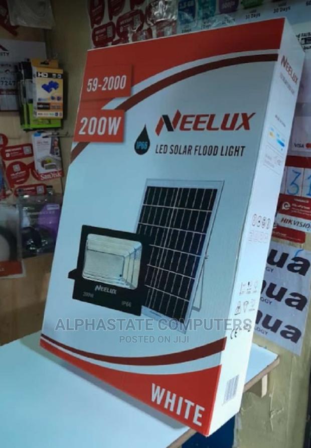 Brand New 200watt LED Solar Street Light - main view