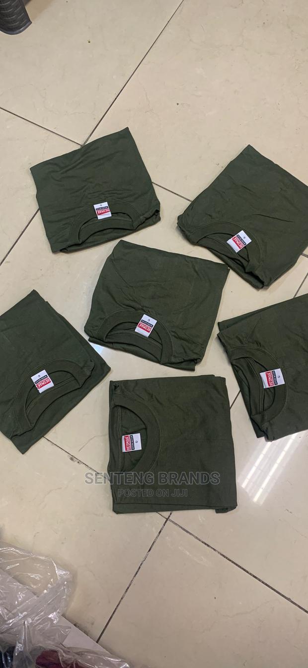 Plain Tshirt - thumbnail 2
