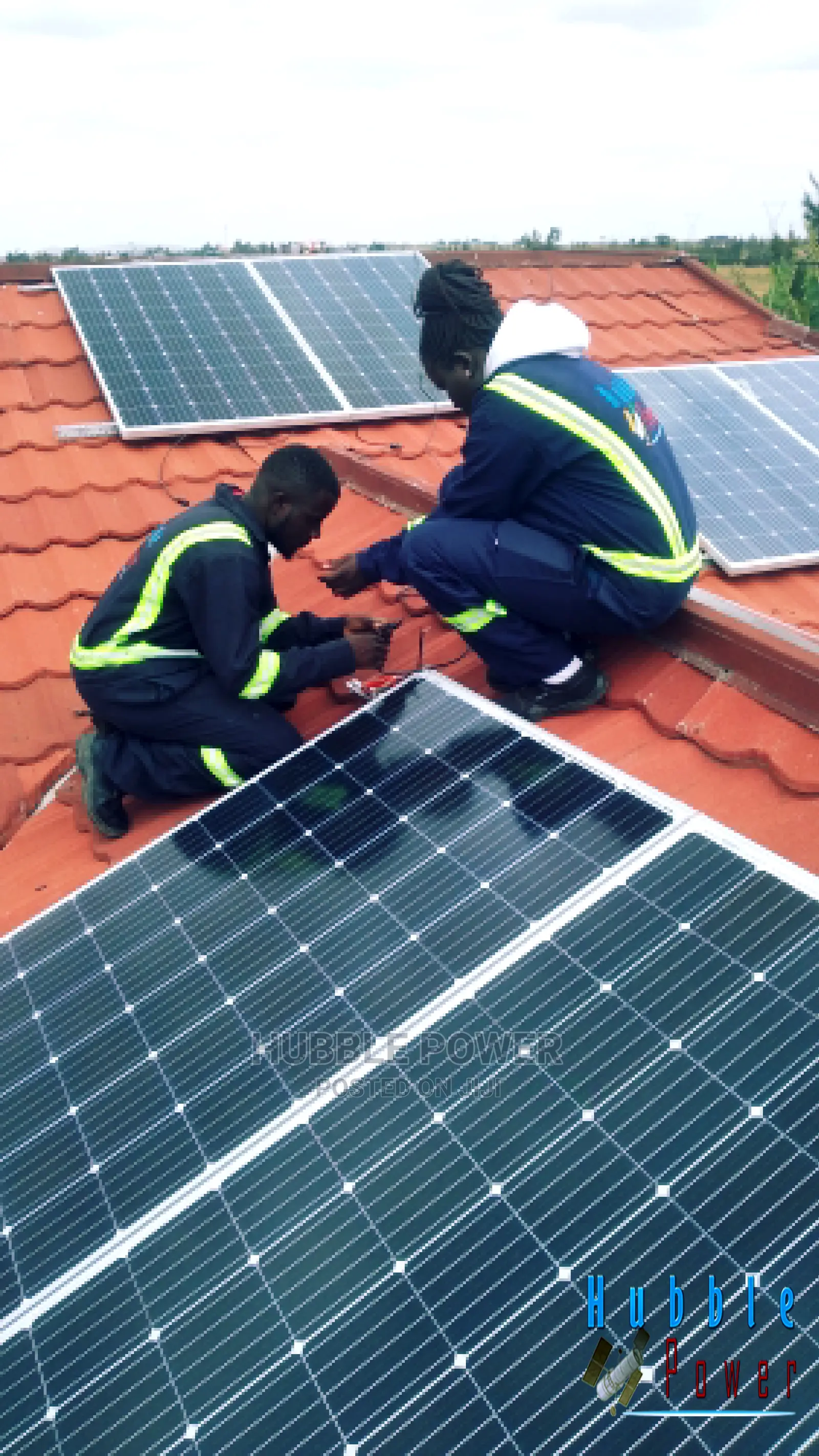 Instalations of Solars Batteries Hybrid System