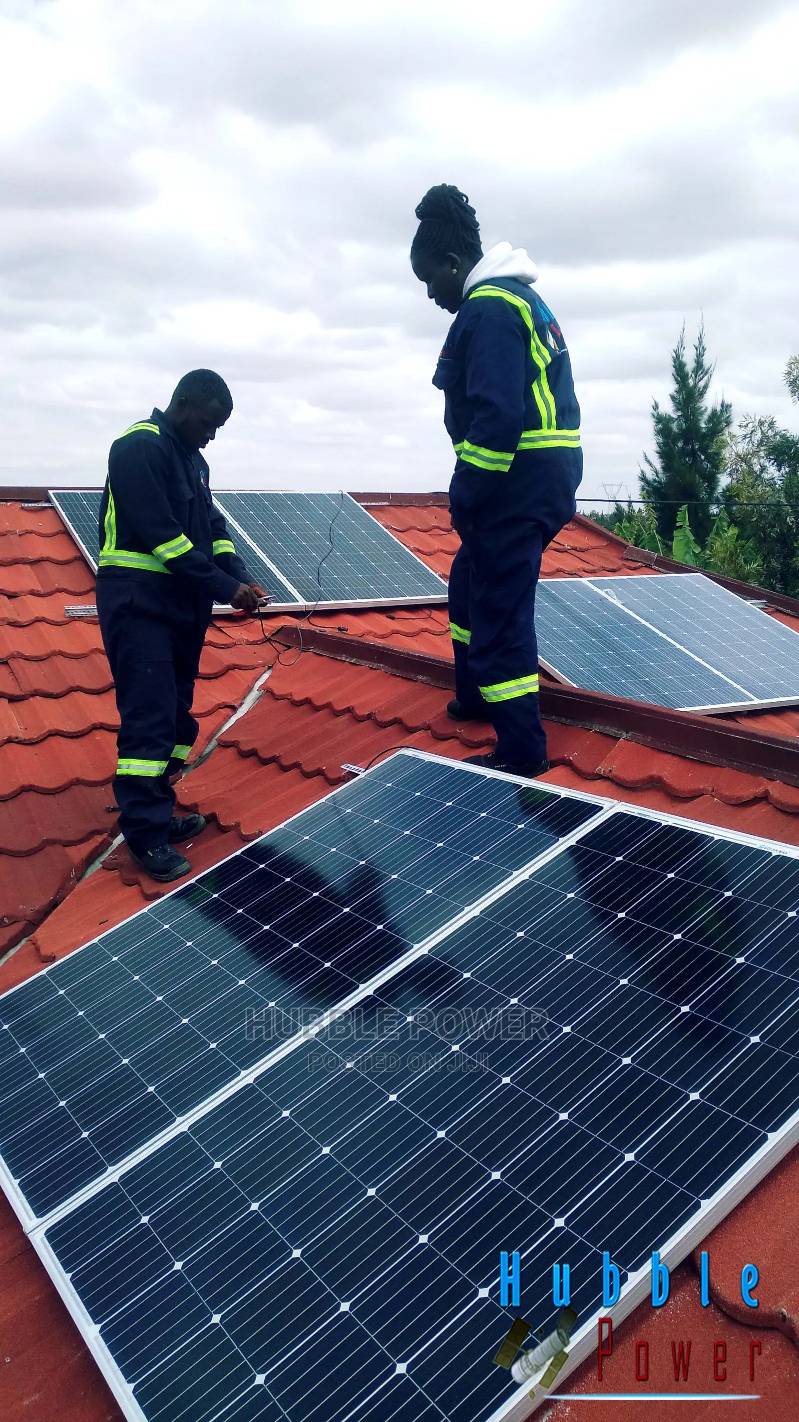 Instalations of Solars Batteries Hybrid System