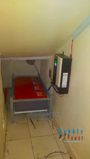 Instalations of Solars Batteries Hybrid System
